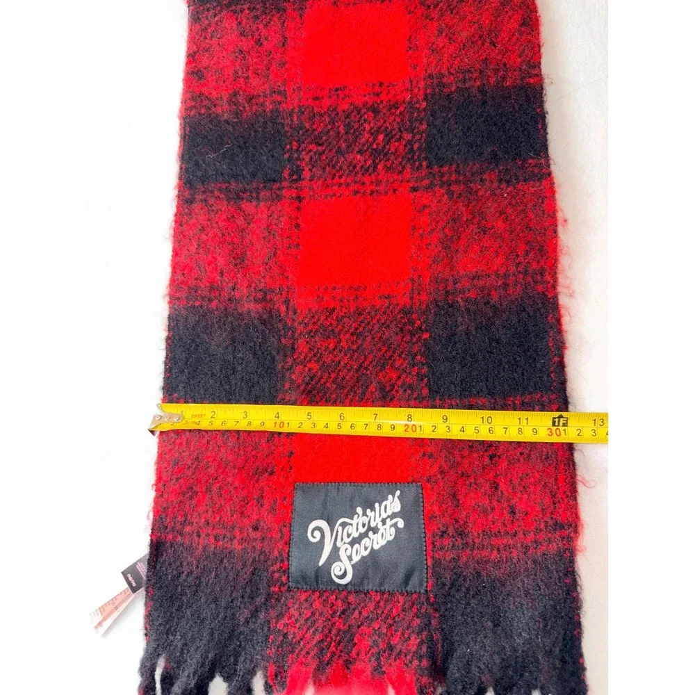 Victoria's Secret Scarf Womens One Size Red Black NWT Buffalo Plaid Fringe‎ Logo